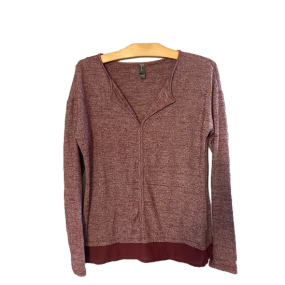 DENVER HAYES long sleeve top